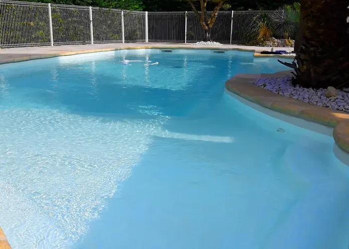 L'echappee Provencale - 4 Etoiles サン・ローラン・デ・ザルブル